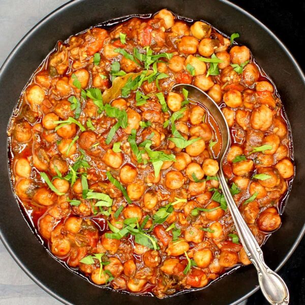 Chickpea Stew with Spinach and Bell Peppers, Cumin-flavored Tofu