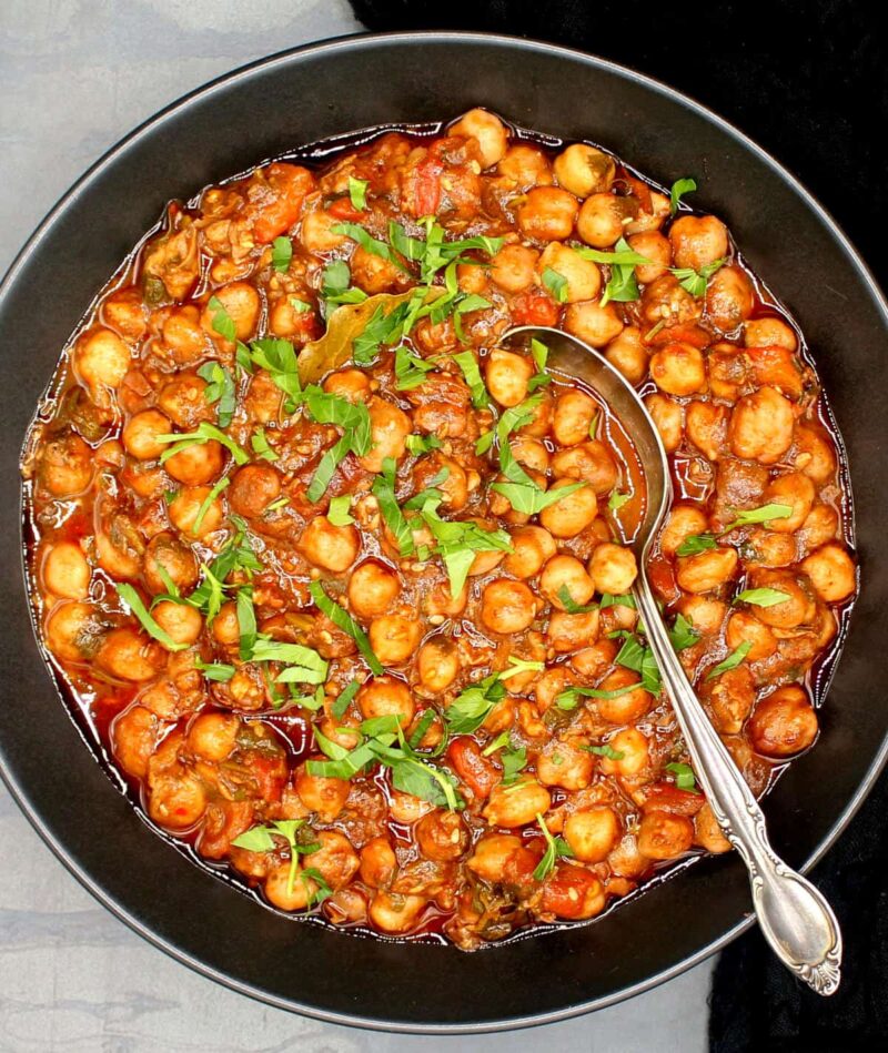 Chickpea Stew with Spinach and Bell Peppers, Cumin-flavored Tofu